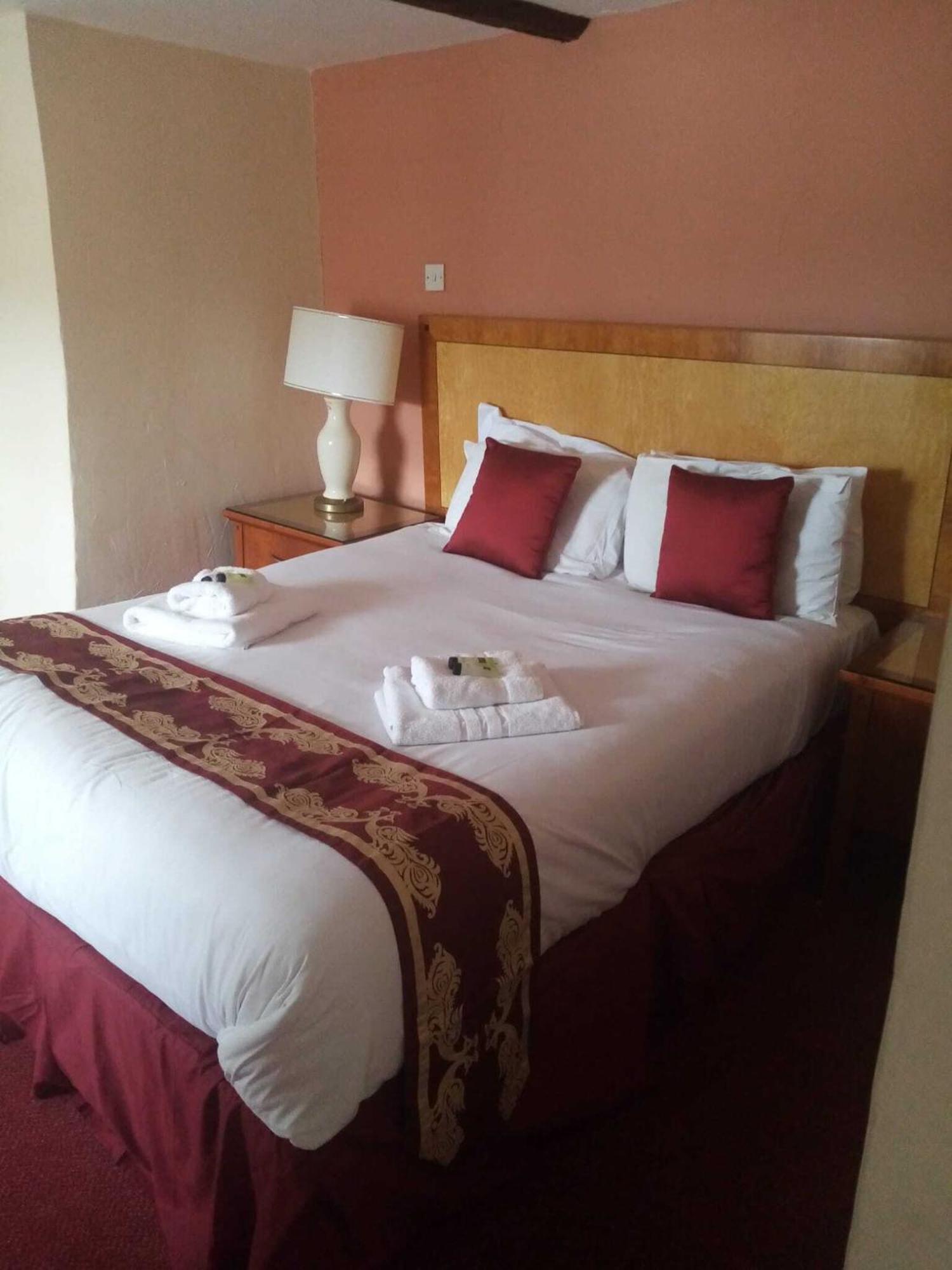The Rose And Crown Hotel Уисбийч Екстериор снимка