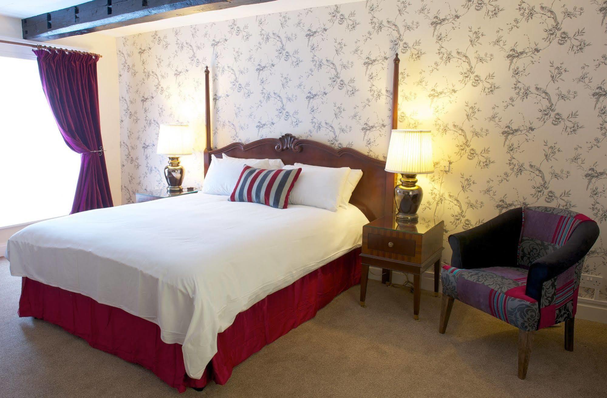 The Rose And Crown Hotel Уисбийч Екстериор снимка